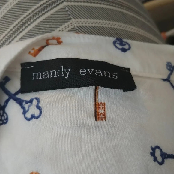 Mandy  Evans Tunic Style Blouse, Keys, M - Picture 7 of 8